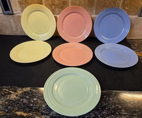 7 Pc Hazel Atlas Moderntone Platonite DINNER Plates Green Yellow Pink Blue