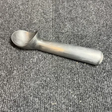 Vintage Pampered Chef Ice Cream Scoop