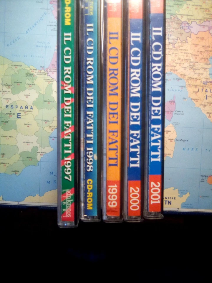 Serie IL CD ROM DEI FATTI 1997-1998-1999-2000-2001 ADNKRONOS LIBRI - Immagine 2 di 2
