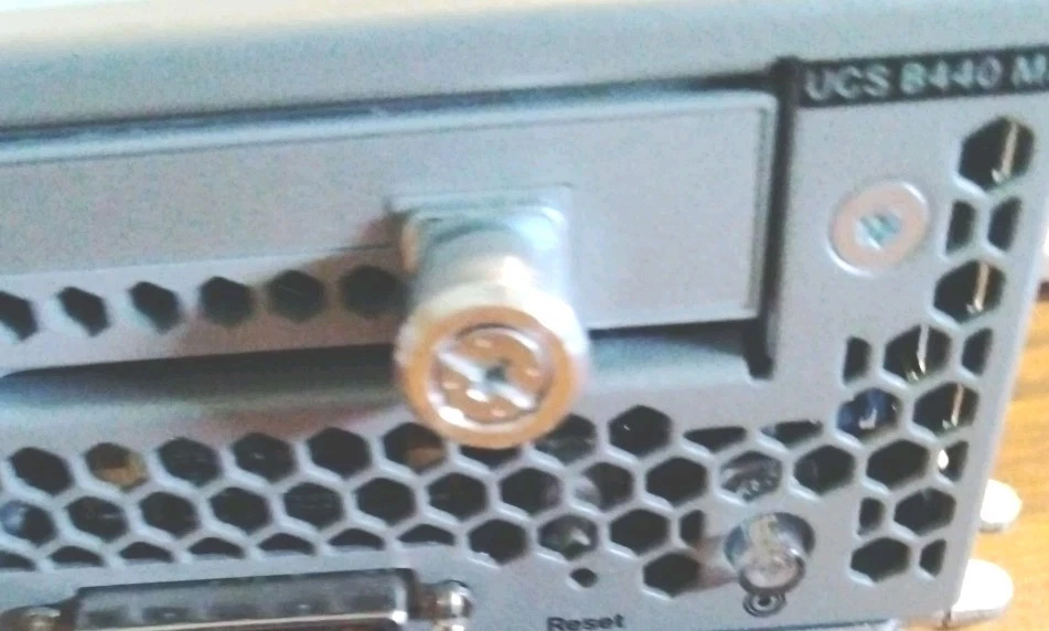 Cisco UCS-B440-M2 B440 M2 Blade Server 32 Cores W/Intel 09E74860 - Image 2 of 4