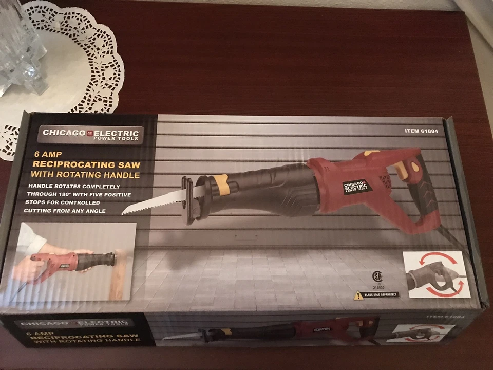 Chicago Electric Reciprocating Saw 6.0 AMP With Blades / 12 Blade Include Saw - Image 2 of 4