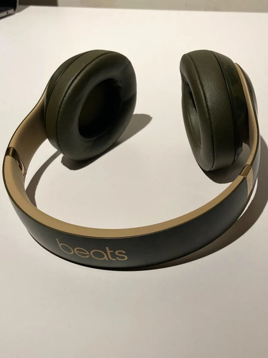 Beats Studio3 Wireless Noise Cancelling Headphones-Camo Collection