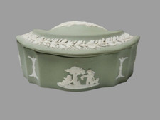 Wedgwood Jasperware Muschelschachtel Engel mit Hund