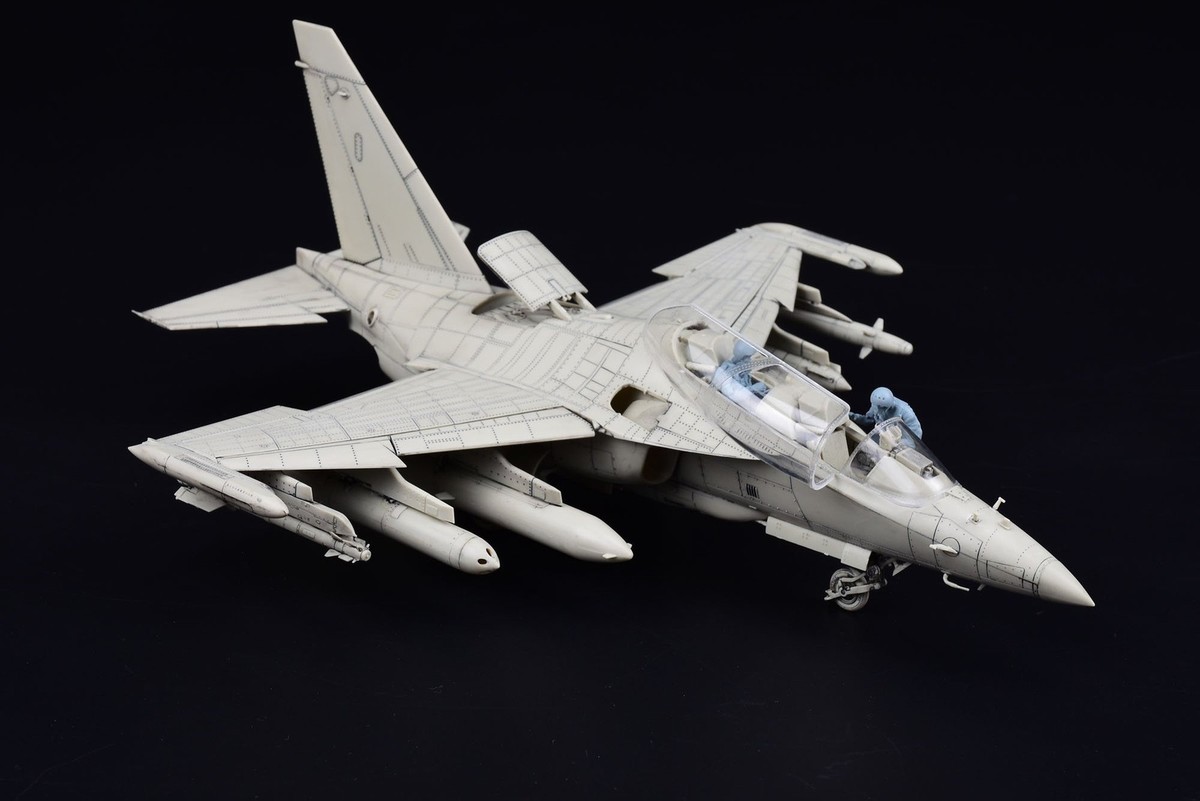 Kitty Hawk 80157 1/48 Russian Yak-130 | eBay