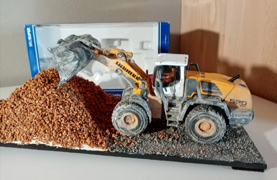 Diorama Liebherr L380 Radlader SIKU "Working M.1:50 m. OVP - Bild 2 von 4