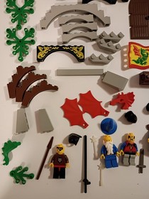 Lego Dragon Knights Fire Breathing Fortress 6082 parts Incomplete