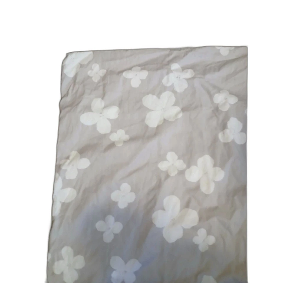 Par de fundas de almohada estándar Kate Spade gris blanco floral 100 % algodón ropa de cama Foto 3 de 3