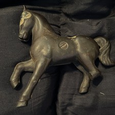 Ancien banc en fonte cabré poney