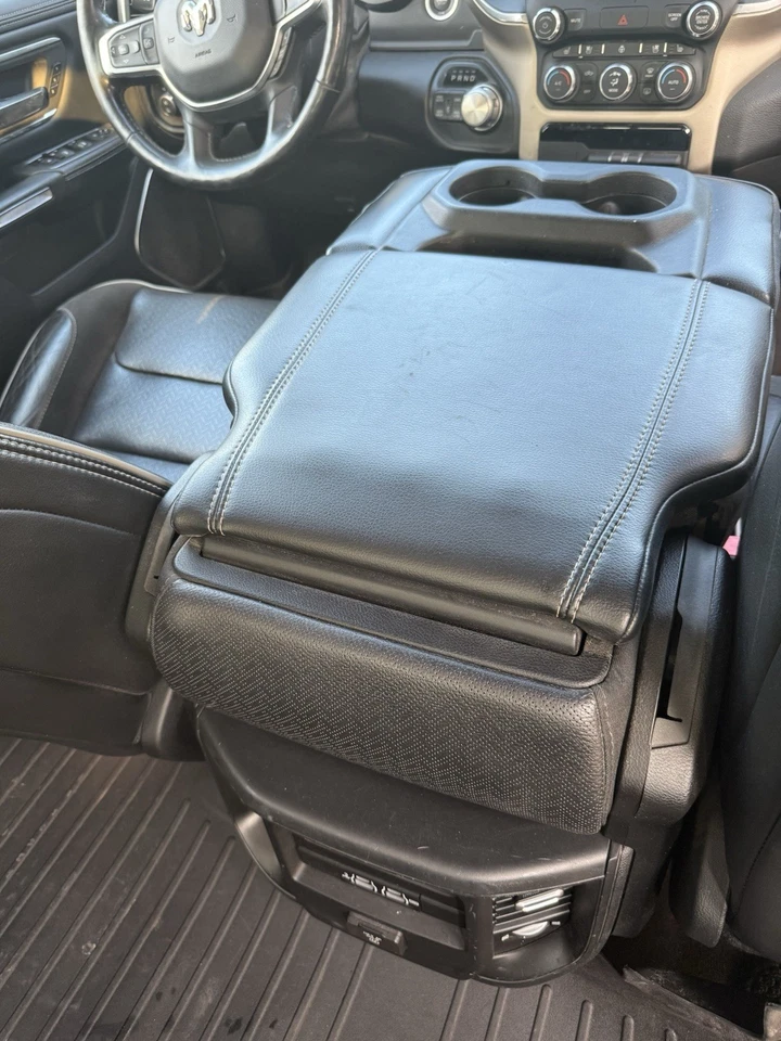 Ram 1500 19-24 cuero consola central asiento de salto y tablero inferior contenedor de almacenamiento Foto 3 de 4