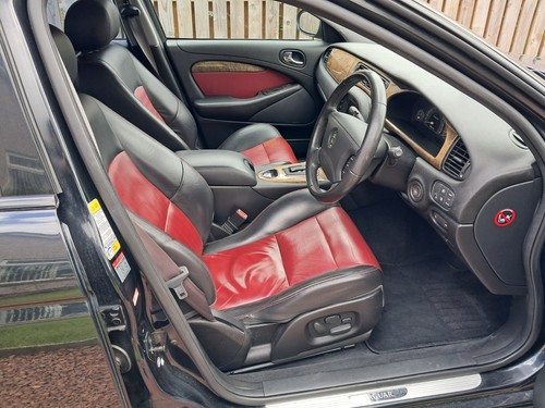 Jaguar S Type R 4.2 V8 Supercharged LOW MILEAGE - Picture 4 of 10