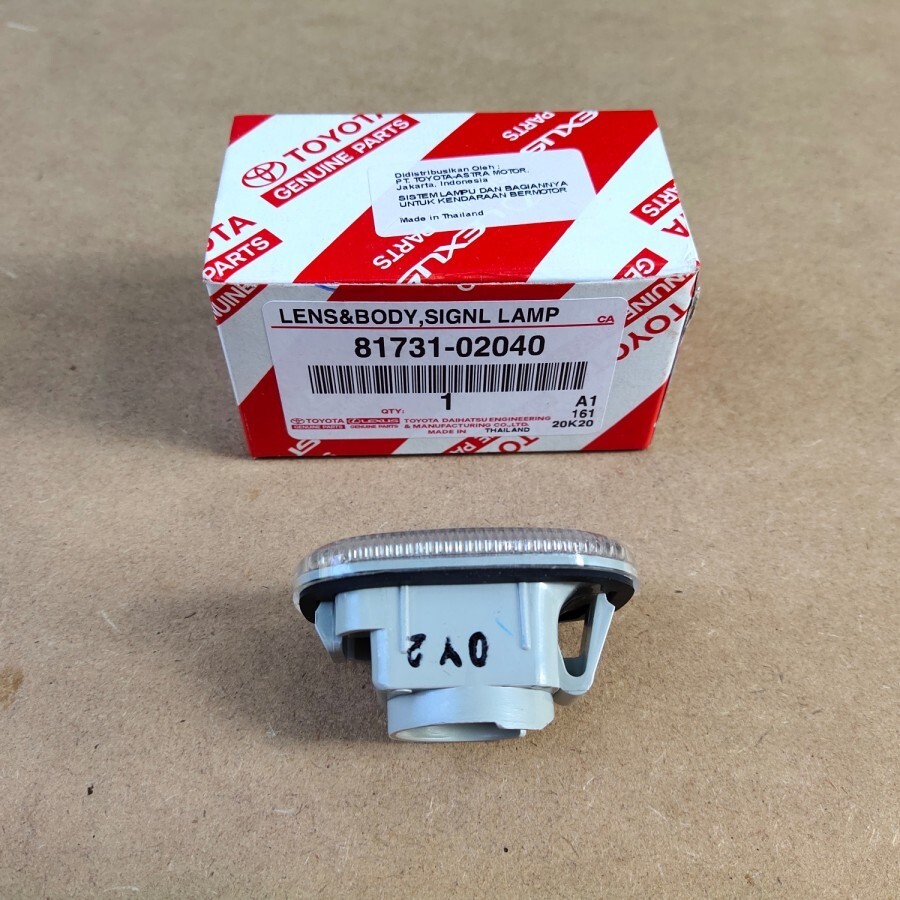 8173102040 Genuine Toyota Lens Side Turn Signal Lamp Rh/lh