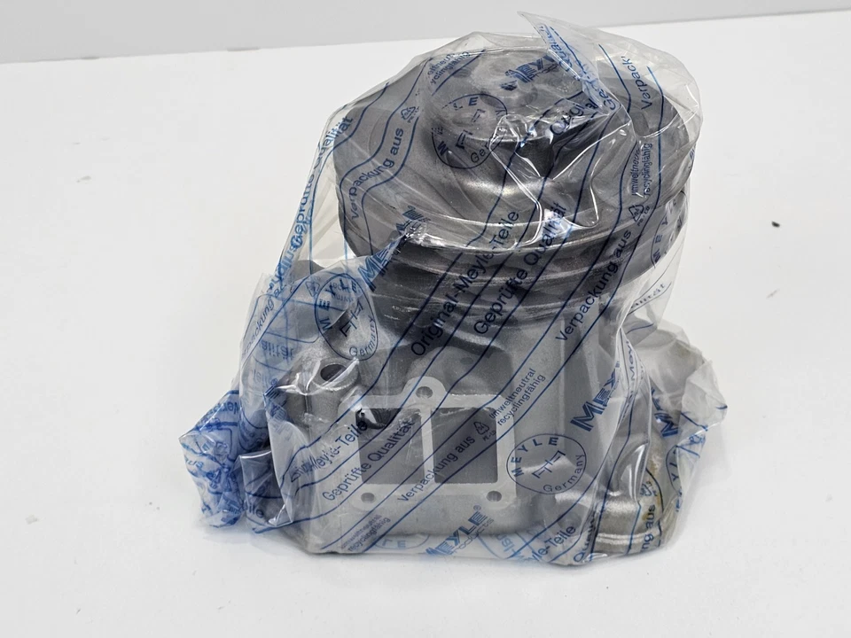 MERCEDES W126 R107 SL S-CLASS ENGINE WATER PUMP + GASKET 1172000401 Germany - Image 2 of 4