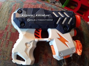 nerf super soaker electrostorm