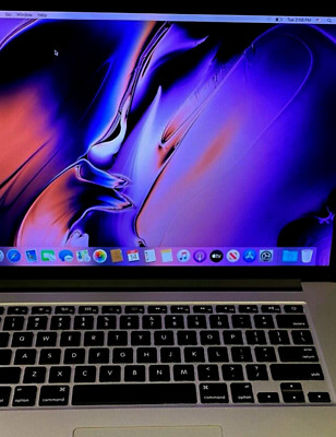 Apple MacBook Pro 15.4'' (Intel Core i7 4th Generation, 2.0 GHz, 256 GB SSD, 8 GB