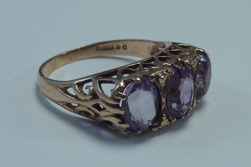 3.25 Gram 9K Yellow Gold Filigree Synthetic Amethyst Ring size 8.5 - Picture 7 of 7