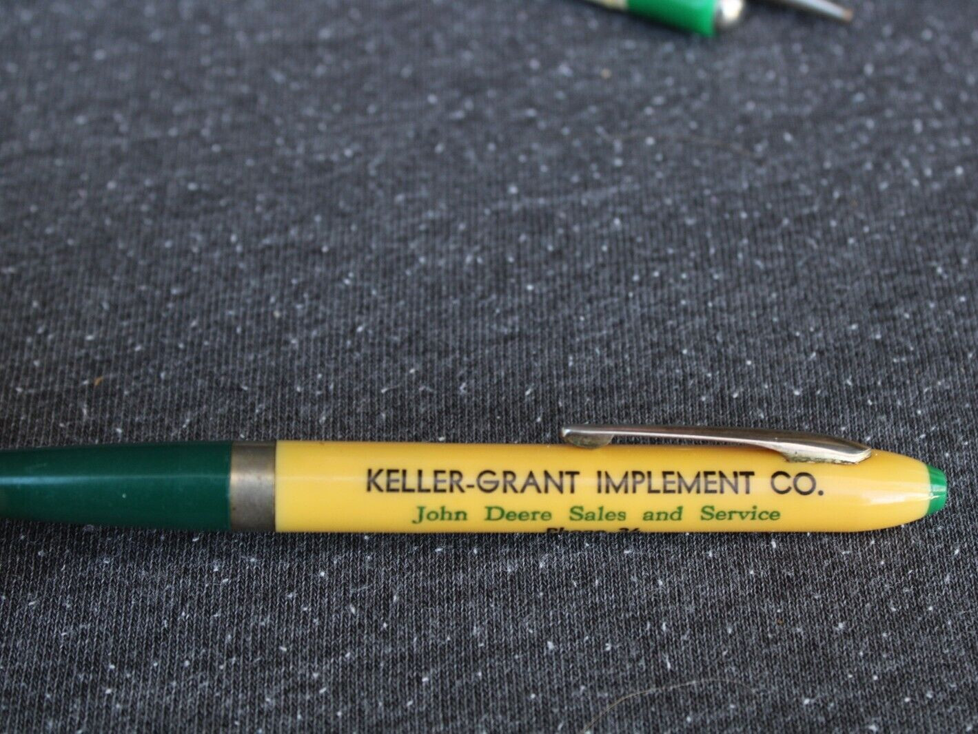 NEAR MINT * 1936 Logo JOHN DEERE Old Greensburg KS Advertising Mechanical Pencil