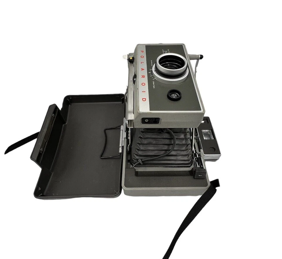 Автоматическая наземная камера Polaroid 340 с аксессуарами и чехлом ТОЛЬКО НА ЗАПЧАСТИ - Изображение 4 из 4
