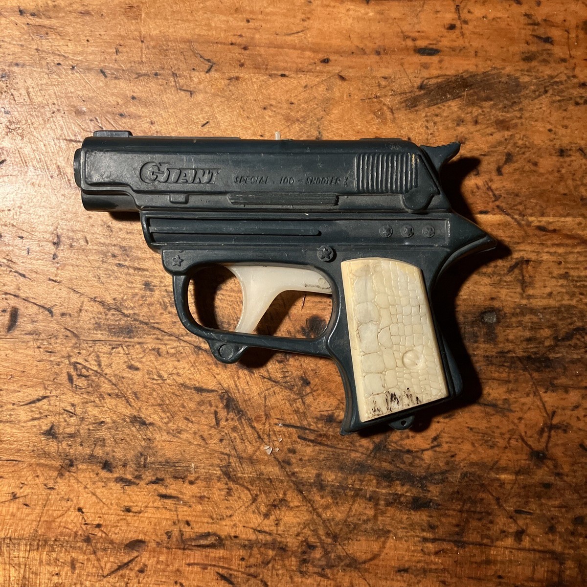 昭和の玩具／GIANT・8。RUNNING SHOOT。PLASTIC GUN。 昭和の玩具／GIANT・8。RUNNING SHOOT。PLASTIC GUN。