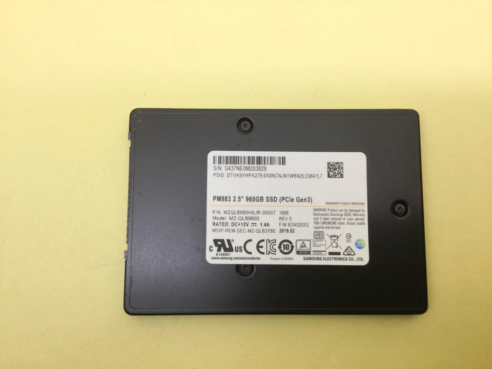 MZ-QLB9600 Samsung PM983 Series 960GB 2.5" PCIe Gen3 SSD MZQLB960HAJR NEW - Image 2 of 3