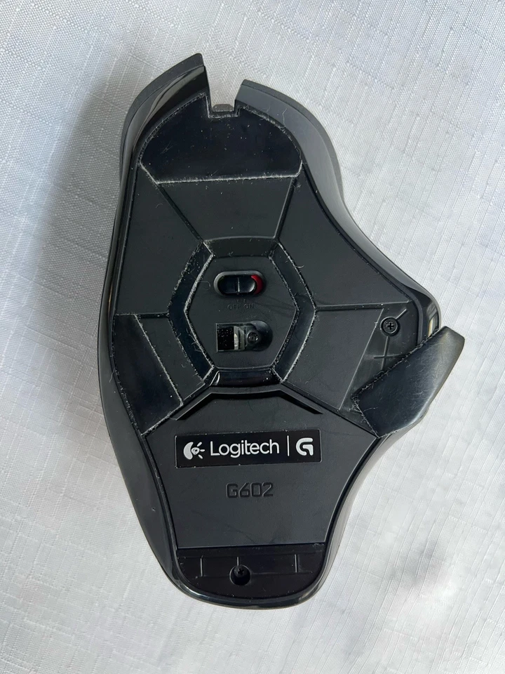 Logitech G602 11-button Wireless Gaming Mouse and USB Receiver Tested Working - Image 4 of 4