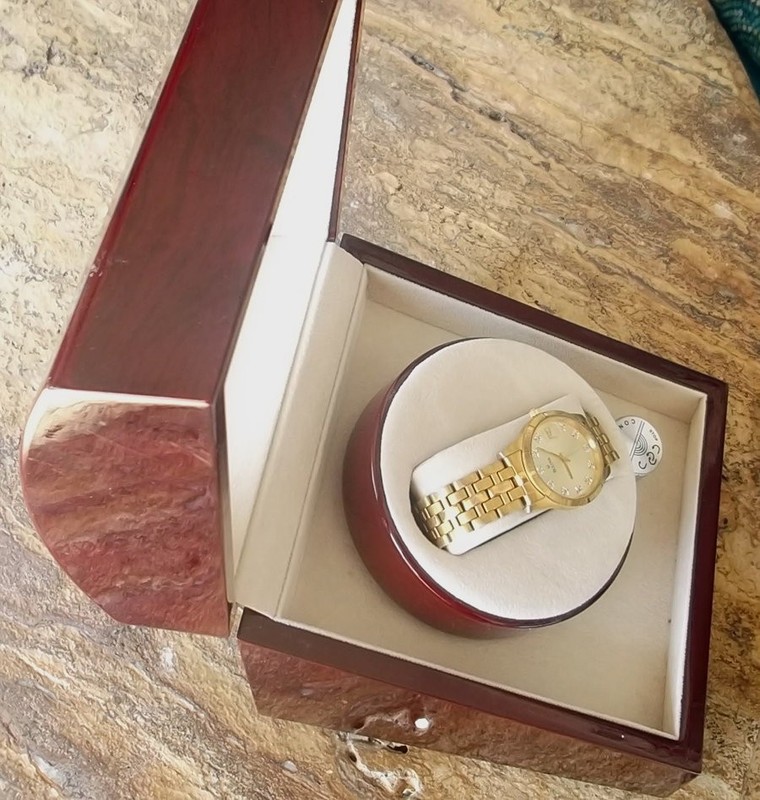 Wood Single Automatic Watch Winder Storage Display Box with Quiet Motor, Gift