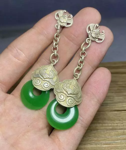 Vintage jade earrings - thaiantiquethongboran