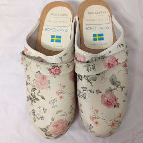 Moshulu Ladies Clogs Leather uppers Cream with pink Roses - Size UK5 -EU38 (H17) - Photo 1 sur 7