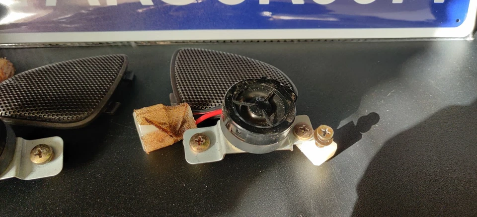 Par de mini altavoces de audio tuiteros panel puerta Subaru Forester 1998-2002 genuinos Foto 3 de 4