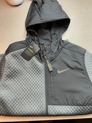 nike therma sphere max vest