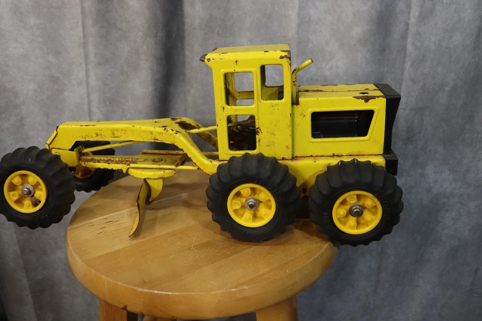 Vintage 1960's Tonka Yellow Metal Pressed Steel Road Grader Tractor AT-857 - Image 3 of 4