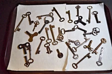 Skeleton Clock Handcuff VW Key Lot Assorted Keys