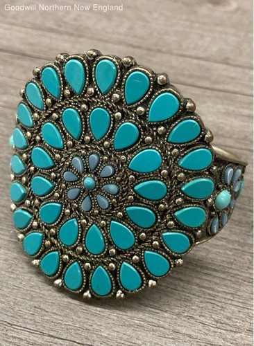 Lucky Brand Silver Tone And Turquoise Color Stone Inlay Cuff Bracelet 6"