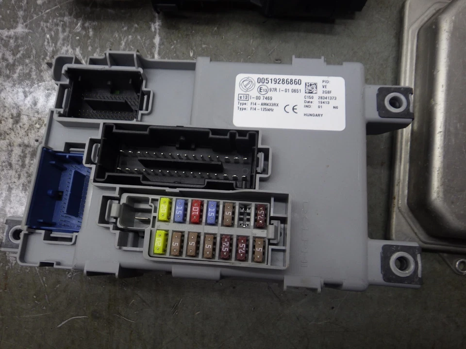 Fiat 500 0.9 TwinAir 2013 Lock Set ECU Fuse Box Ignition Barrel 51958125 F832 - Image 2 of 4