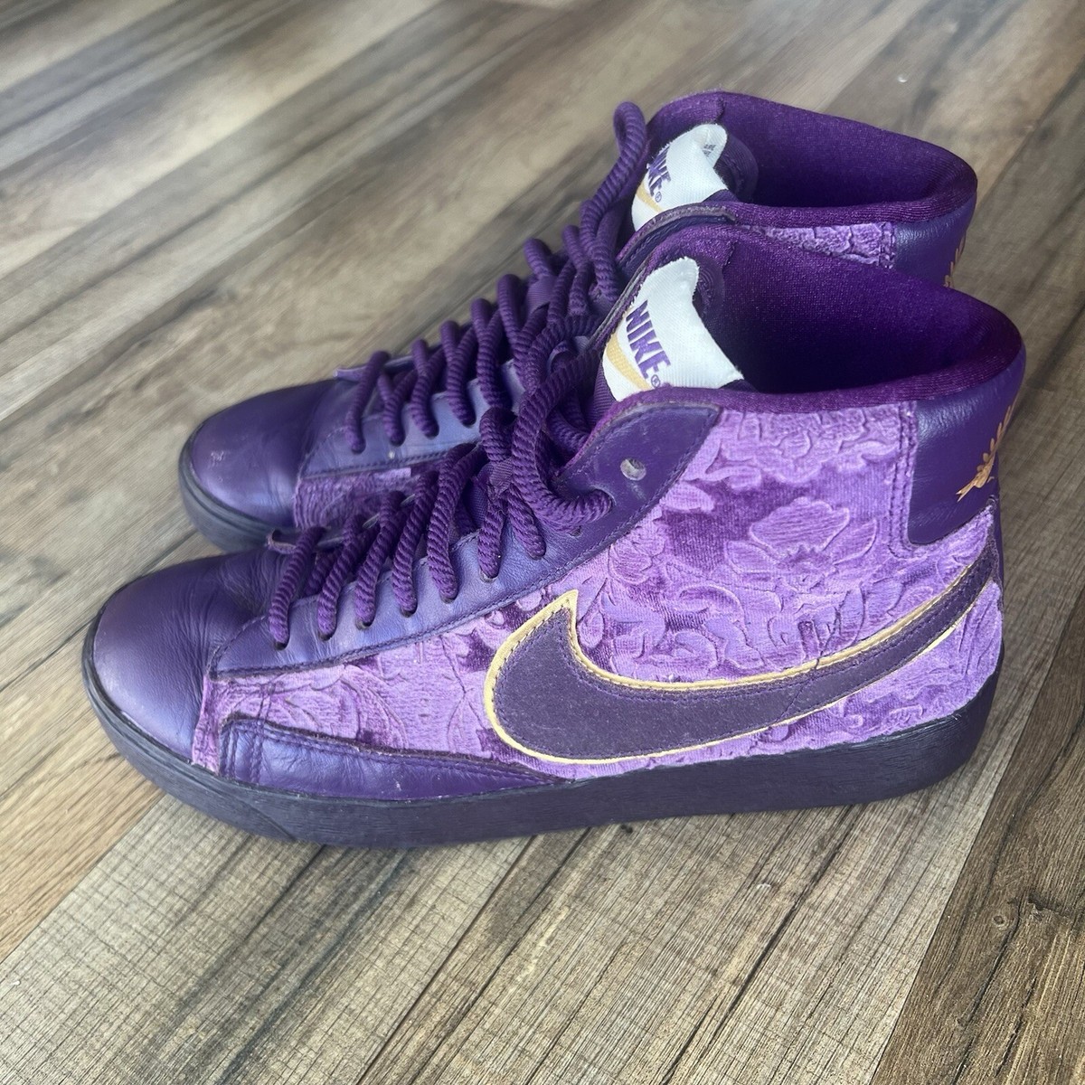 Nike Blazer MID Metallic Gold Purple Velvet Women Sz High Top Shoes  AV8437-500 - Main Image