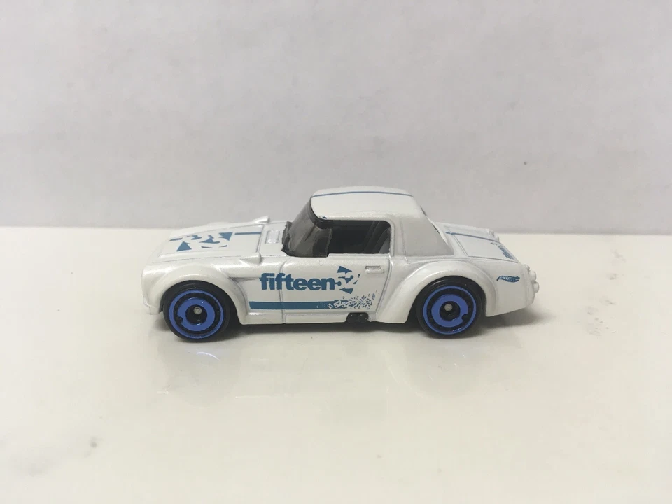 2018 Hot Wheels Loose Kmart Exclusive White Nissan Fairlady 2000 Fifteen52 - Image 3 of 3