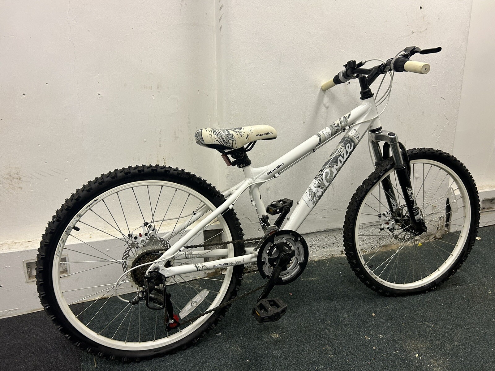 apollo craze mountain bike