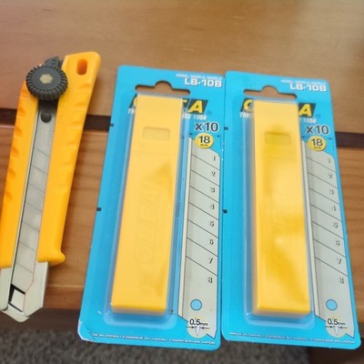 OLFA BN-L PRO 18MM HEAVY-DUTY SNAP-OFF KNIFE  and blades 