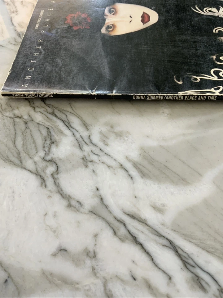 Cancionero Donna Summer OTRO LUGAR Y TIEMPO 1989 RARO!!! Partituras P/V/G Foto 3 de 4