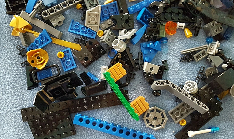 Bulk Loose Lego Mindstorms Bricks pieces parts some Minifigs police motorcycle - Image 4 of 4