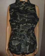 Flap Pocket Drawstring Zip Up Camo Vest Jacket