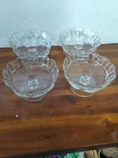 Antique Pillar Footed Ice Cream Dessert Dish Bowls Nail Recessed U S  Glass 4 