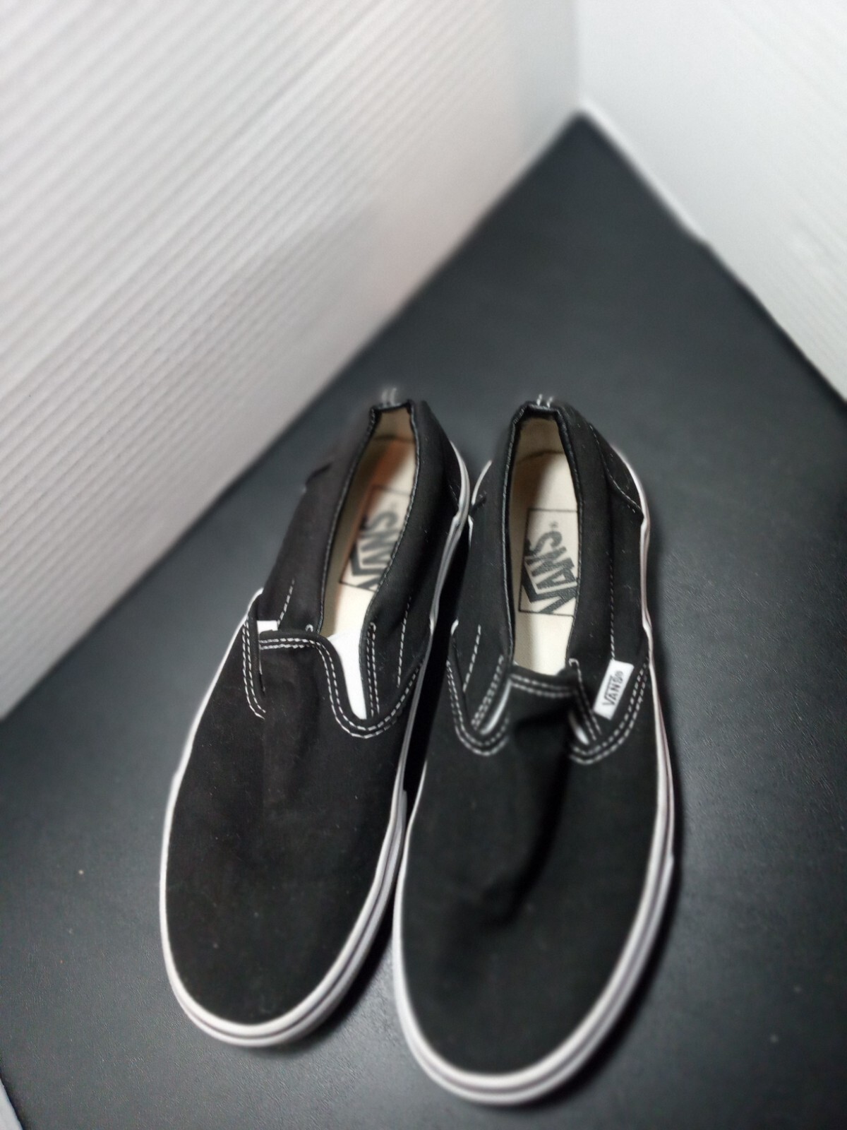 Vans Classic Slip-On Black White Skate Shoes Men 6.5 Women 8-image