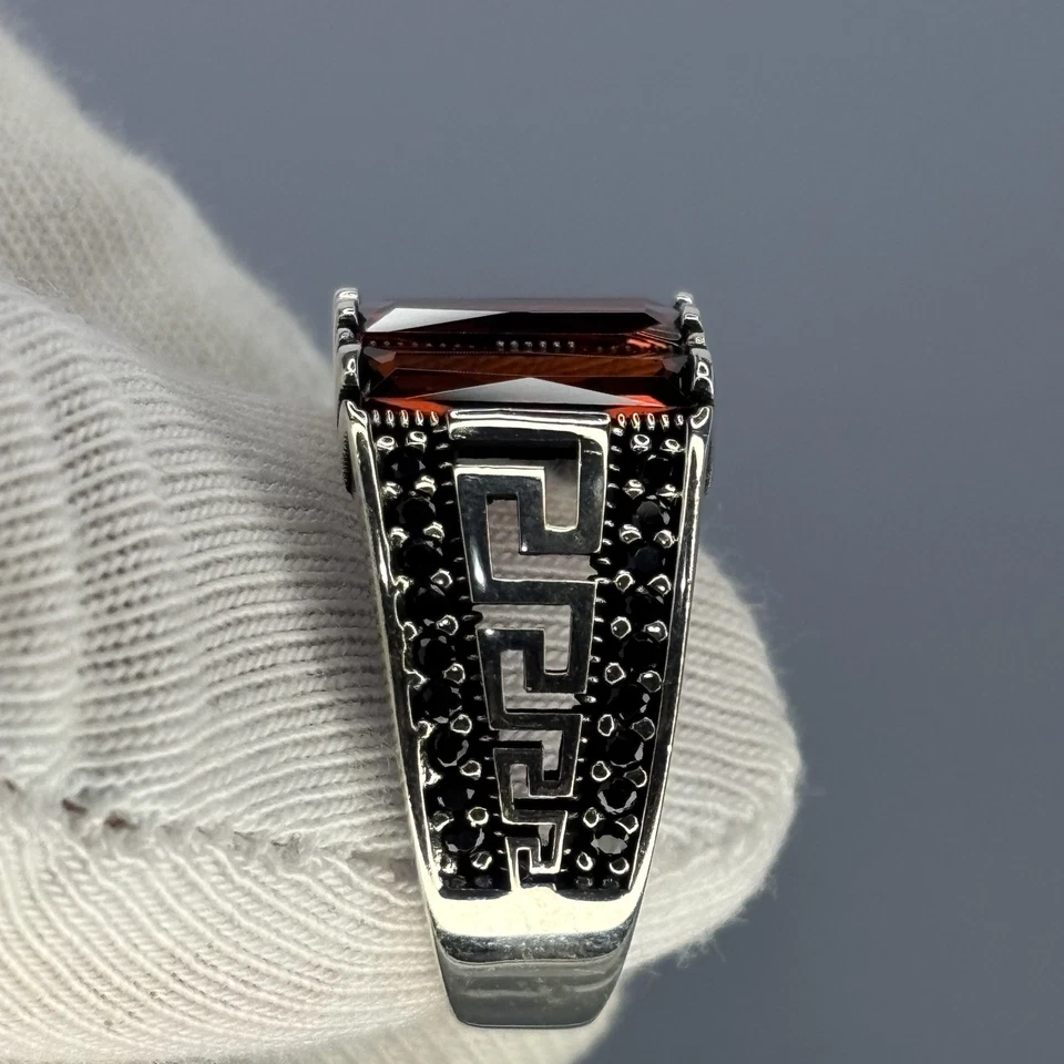 Garnet 925 Sterling Silver Men’s Ring with Greek Key Design - Image 4 of 4