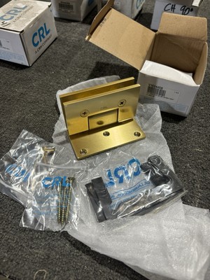 V1E044SB  Satin Brass Vienna 044 Series Wall Mount Offset Back Plate Hinge
