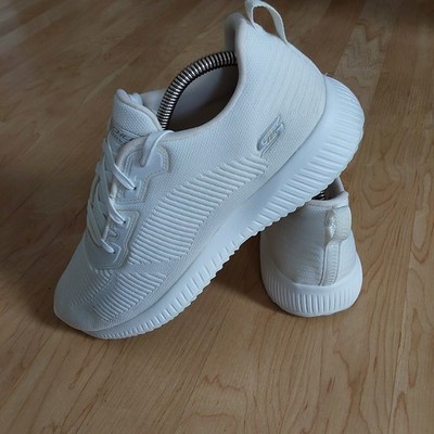 Skechers BOBS Women s Size 9  White Running Shoes Sneakers  32504 low top 