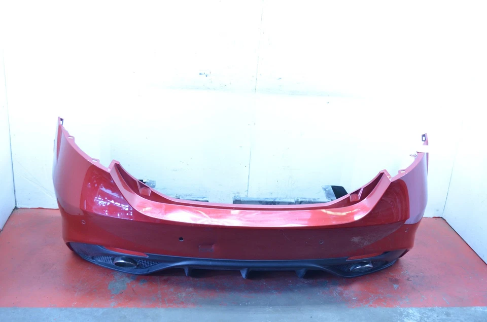 FUNDA PARACHOQUES TRASERO ALFA ROMEO GIULIA 17-19 ROJO OEM Foto 2 de 4