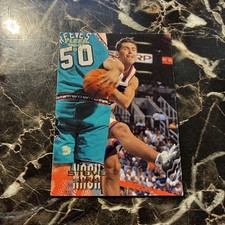 Steve Nash Fleer 96-97 Rookie Basketball Card #239. rookie card picture