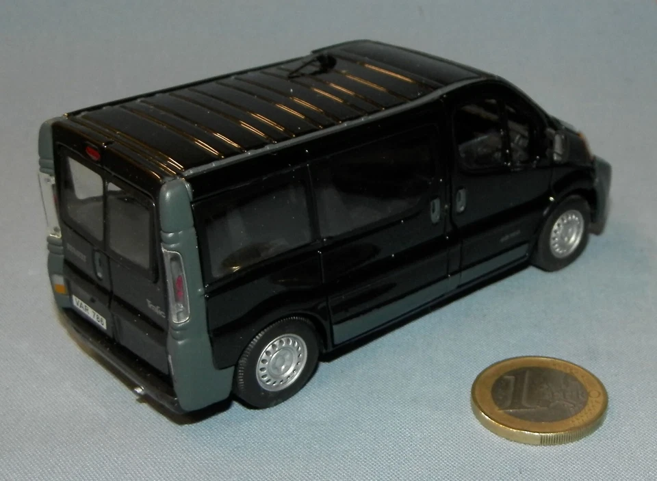 Hongwell 1/43 : Renault Trafic Minibus 2005 (1ière version - portes ouvrantes) N - Photo 2/4