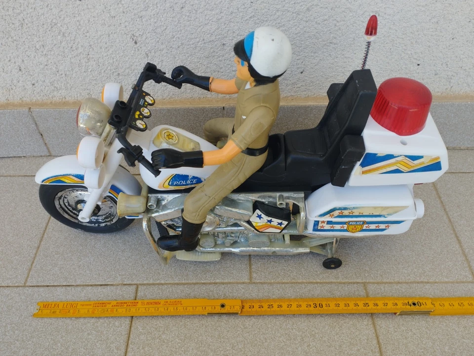 Grande modellino Rc moto Highway Patrol Police. 40 cm - Giocattolo molto raro - Immagine 2 di 4