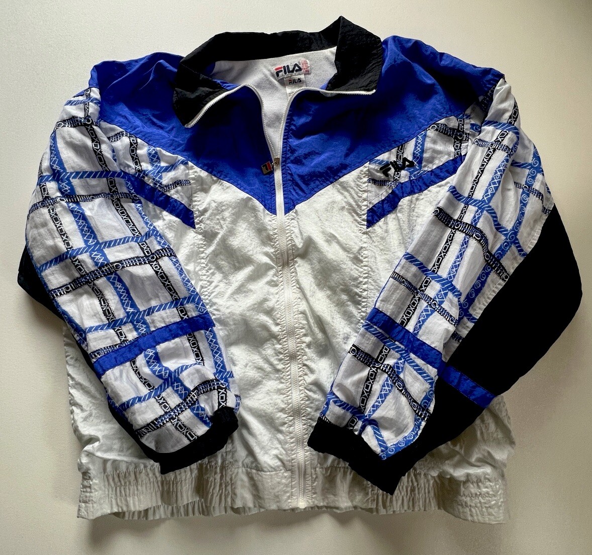 Giacca da pista vintage Fila Windbreaker nera blu bianca adulta taglia 42